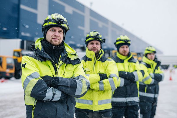 Спецодежда для строительных работ в Беларуси: что нужно, какие нормы, где купить оптом